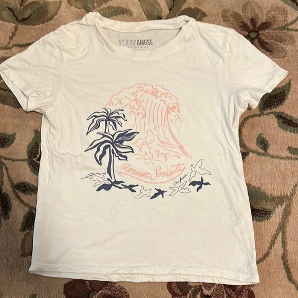 Amuse Society Tops - Amuse Society white beach T-shirt